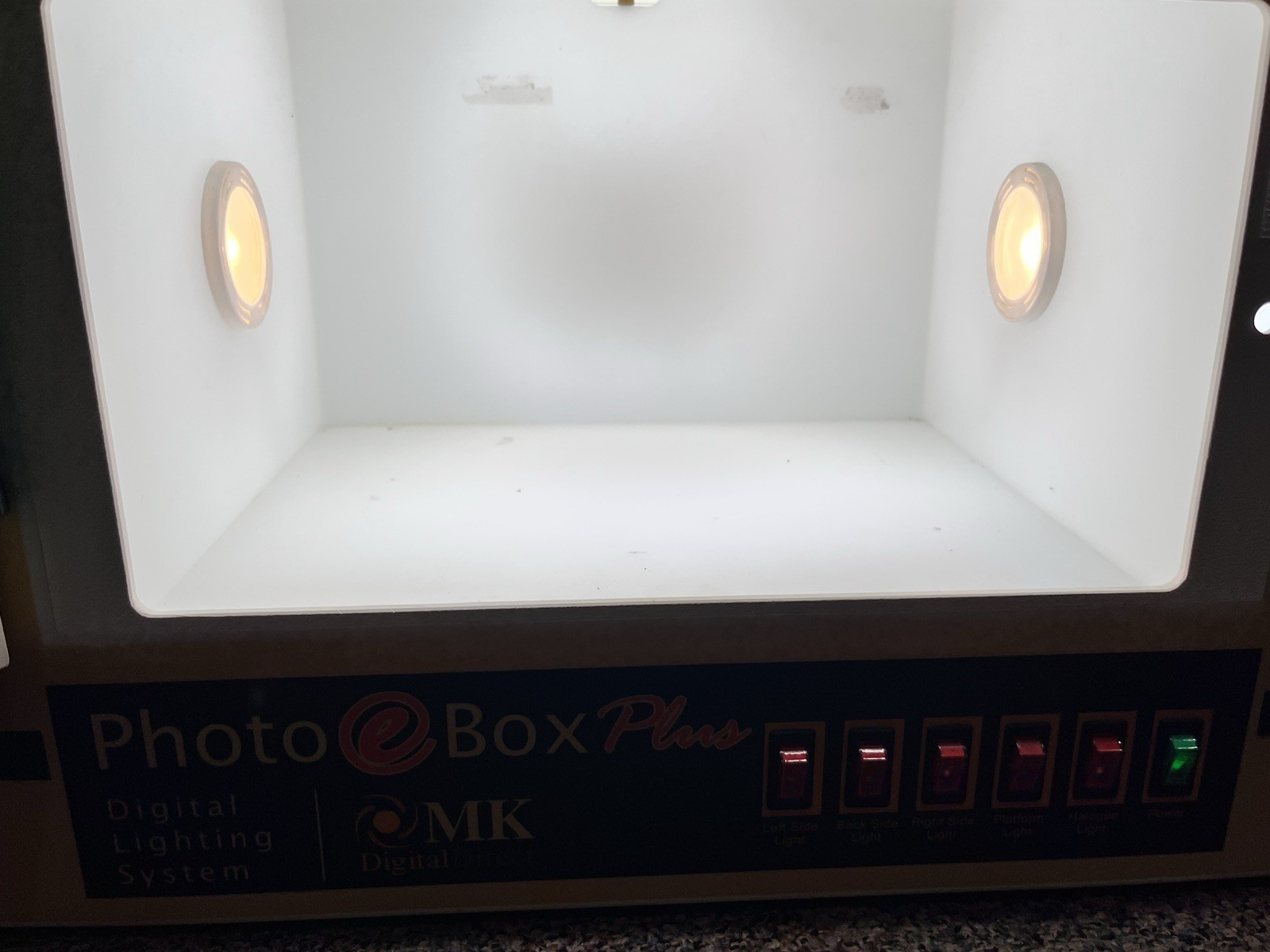 MK Digital Direct “The Box” Photo Box Plus, Digital Lighting System, WORKS