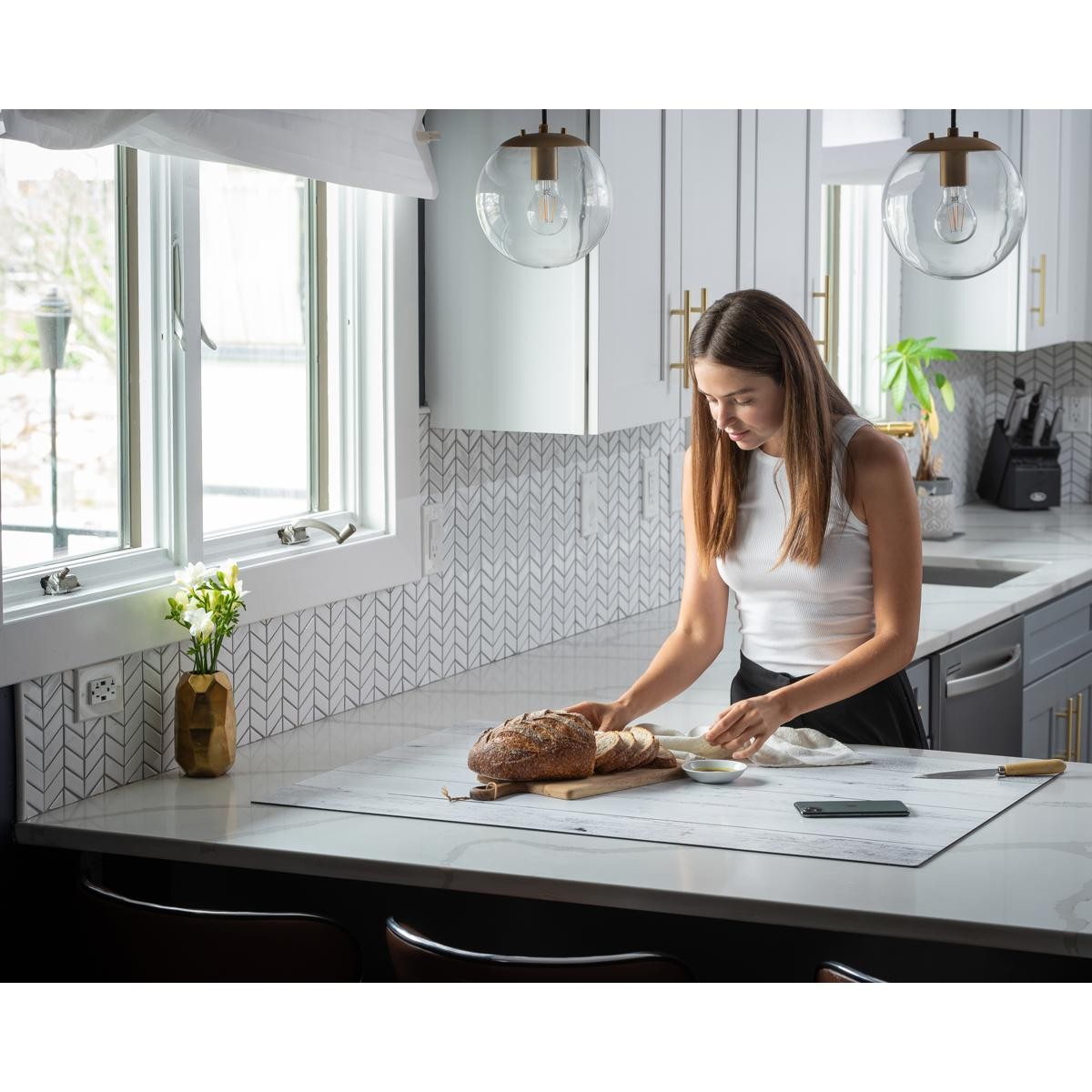 V-FLAT WORLD Duo Board – 30×40″ Double Sided Surface Board, Whitewash/Hickory Pl